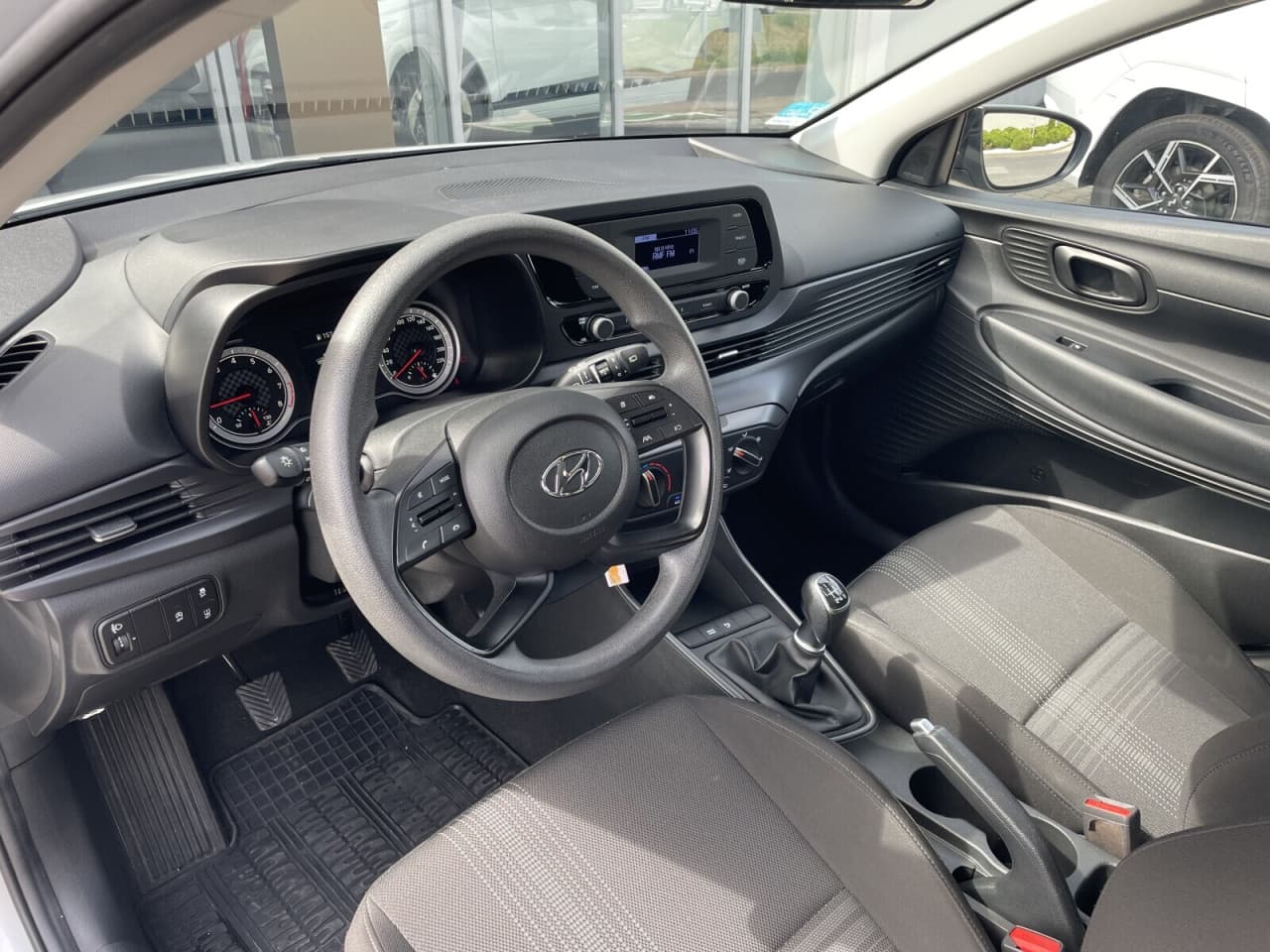 Hyundai i20 - zdjęcie 13