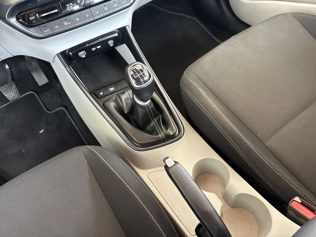 Hyundai i20 - zdjęcie 4