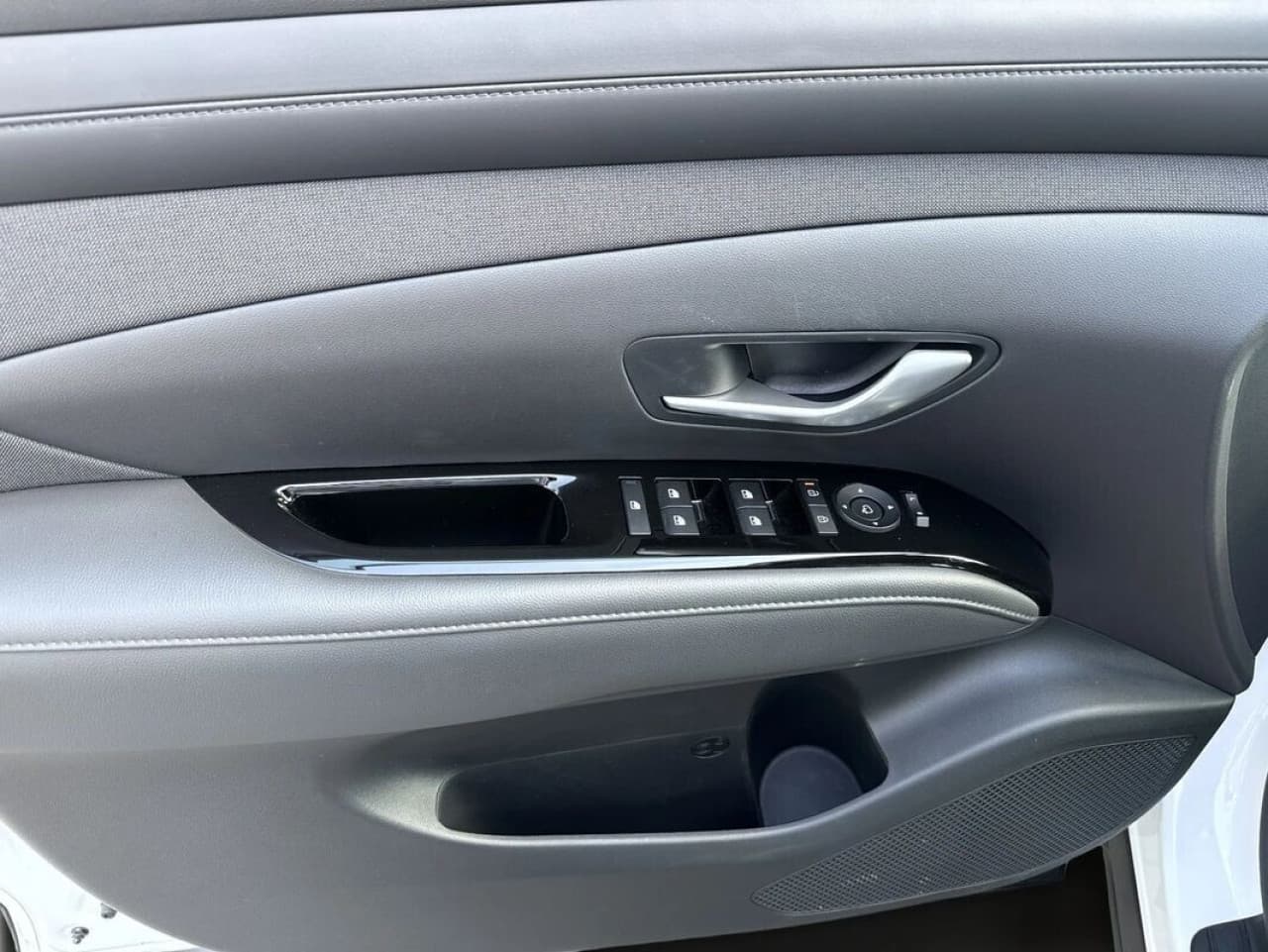 Hyundai Tucson - zdjęcie 8